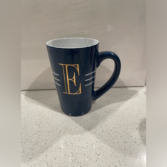 Blue and gold monogram E latte mug 16oz - Picture 2 of 4